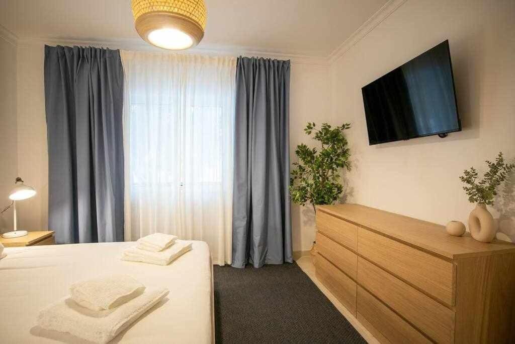 Apartment Modern 3br W/ Lg Terrace, Bbq, Ac & Parking
