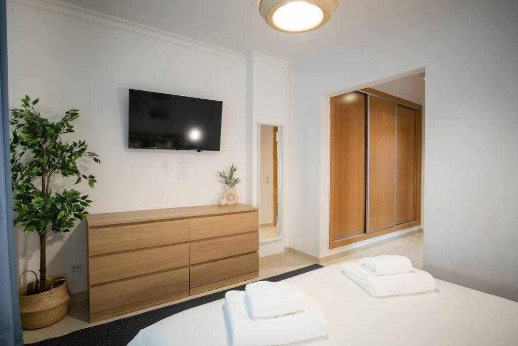 Apartment Modern 3br W/ Lg Terrace, Bbq, Ac & Parking Tavira
