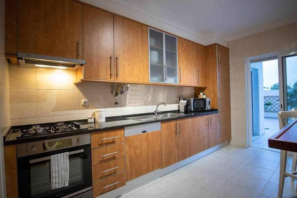 Modern 3br W/ Lg Terrace, Bbq, Ac & Parking * Tavira