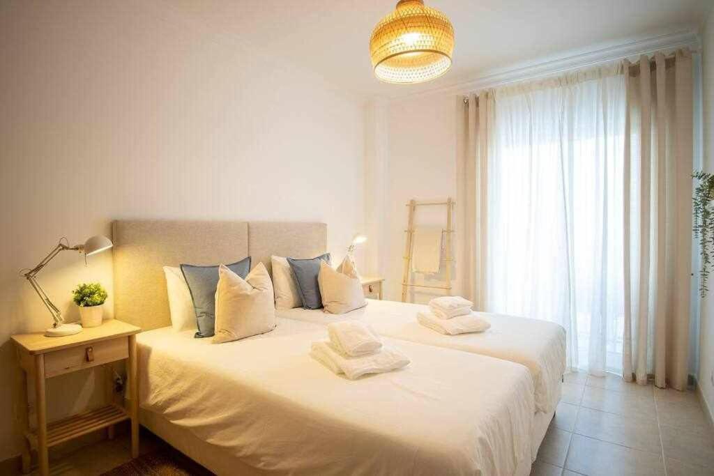 Modern 3br W/ Lg Terrace, Bbq, Ac & Parking Apartment