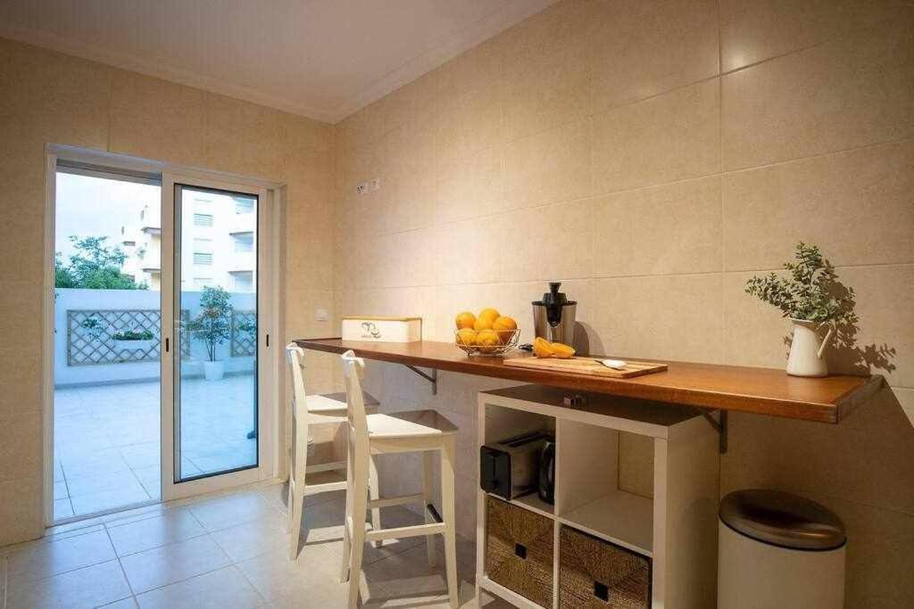 Modern 3br W/ Lg Terrace, Bbq, Ac & Parking